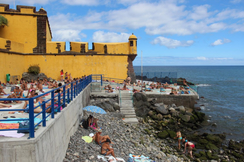 Praia de São Tiago, Funchal, Portugal